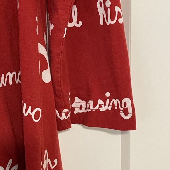 RUNDHOLZ BLACK LABEL S/S 2021 “Rise” Print Berry Red Tee Sz S NWT - Picture 4 of 7